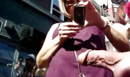 El viejo vertió semen en la boca de una chica guapa el mejor porno en español latino