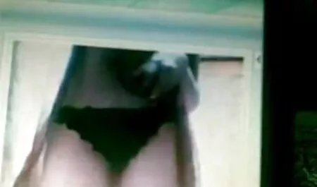 Dedos de pollo, La rubia con piernas videos caseros latinos