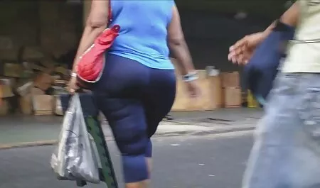 Un estudiante que es atractivo ha videos caseros latinos estado esperando durante mucho tiempo a un estudiante, buenas noches