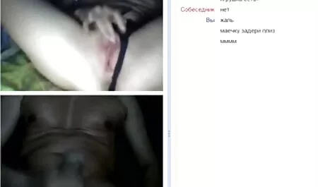 Hombre estira apretado tanque con videos porno caseros latinos lluvia
