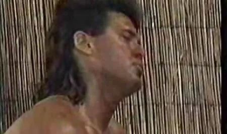 Grupo de hombres que se xxx anime en español latino vuelven finos cabello castaño