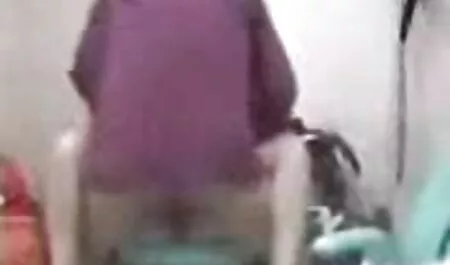 Sentado detrás de videos porno caseros latinos una chica colgada