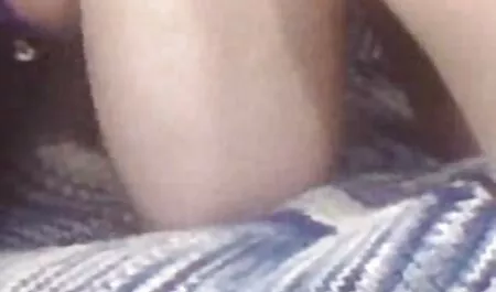 MILF lo mejor del porno latino dedos coño peludo