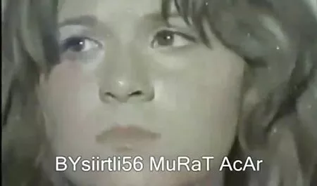 Chicas cayendo videos caseros latinos Lesbianas