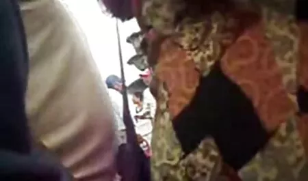 Él la el mejor porno latino golpeó en la cara después de que ella se metió en el bastardo