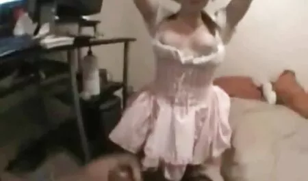 Joven porno anime en latino hermosa trabajo con pluma y coño