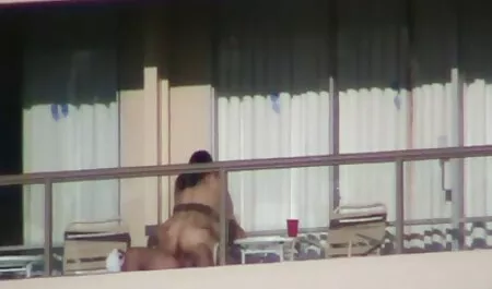 Uno videos caseros latinos porno por tres en la biblioteca
