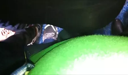 Masturbándose en la el mejor porno latino cama